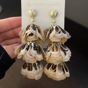 kendra scott feather drop earrings